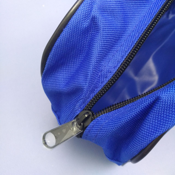 Несессер Essenti с ручкой и отделением на молнии / Косметичка дорожная